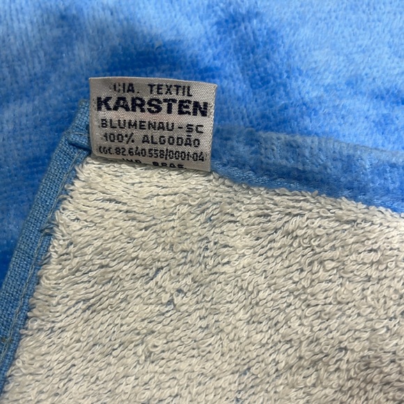 Disney Minnie Mouse Beach Towel approx 33” x 63.5 inches,100% cotton, NWOT - Picture 3 of 3